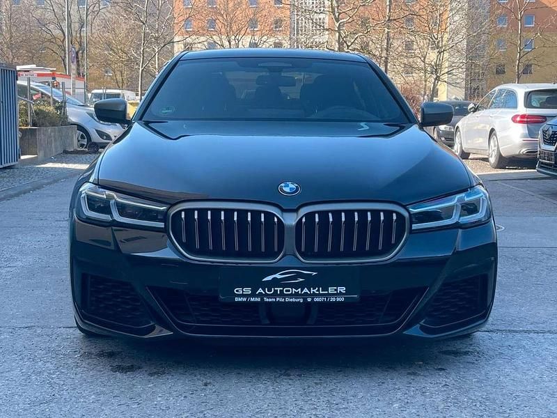 Gebraucht BMW 550 530 PS (389 kW) 2021 Saphirschwarz Limousine