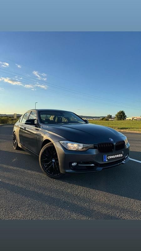 Grau Gebraucht 2012 BMW 328 Shadowline Limousine | 12.000 € (Fairer Preis) - Bild 1/4