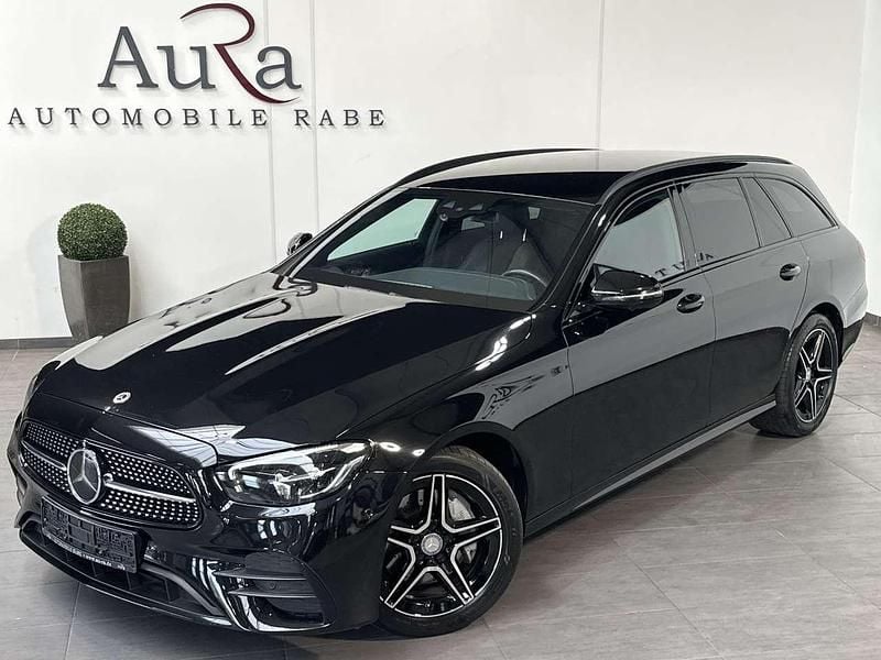 Schwarz Gebraucht 2022 Mercedes E300 AMG line Kombi | 42.749 € (Fairer Preis) - Bild 1/4