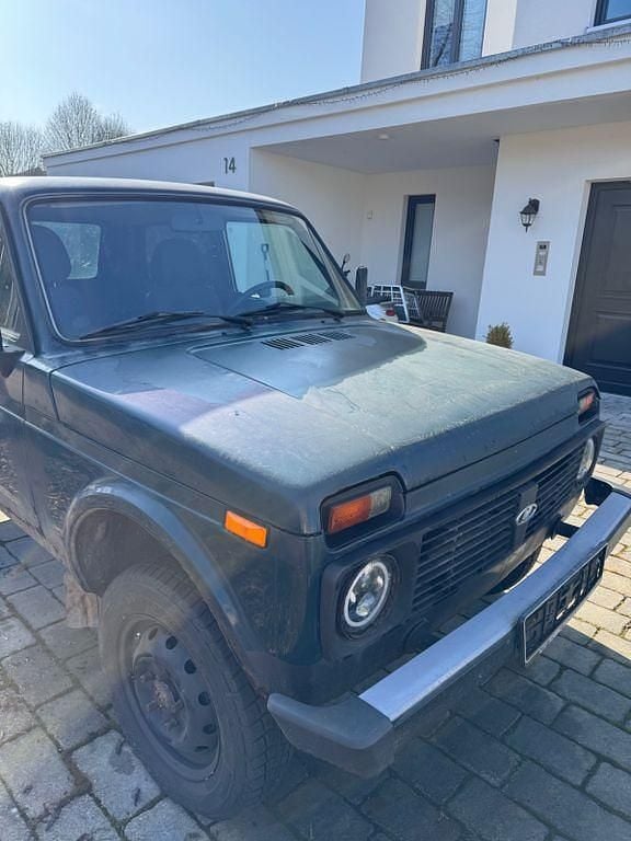 Gebraucht Lada niva 82 PS (60 kW) 2009 Grün SUV