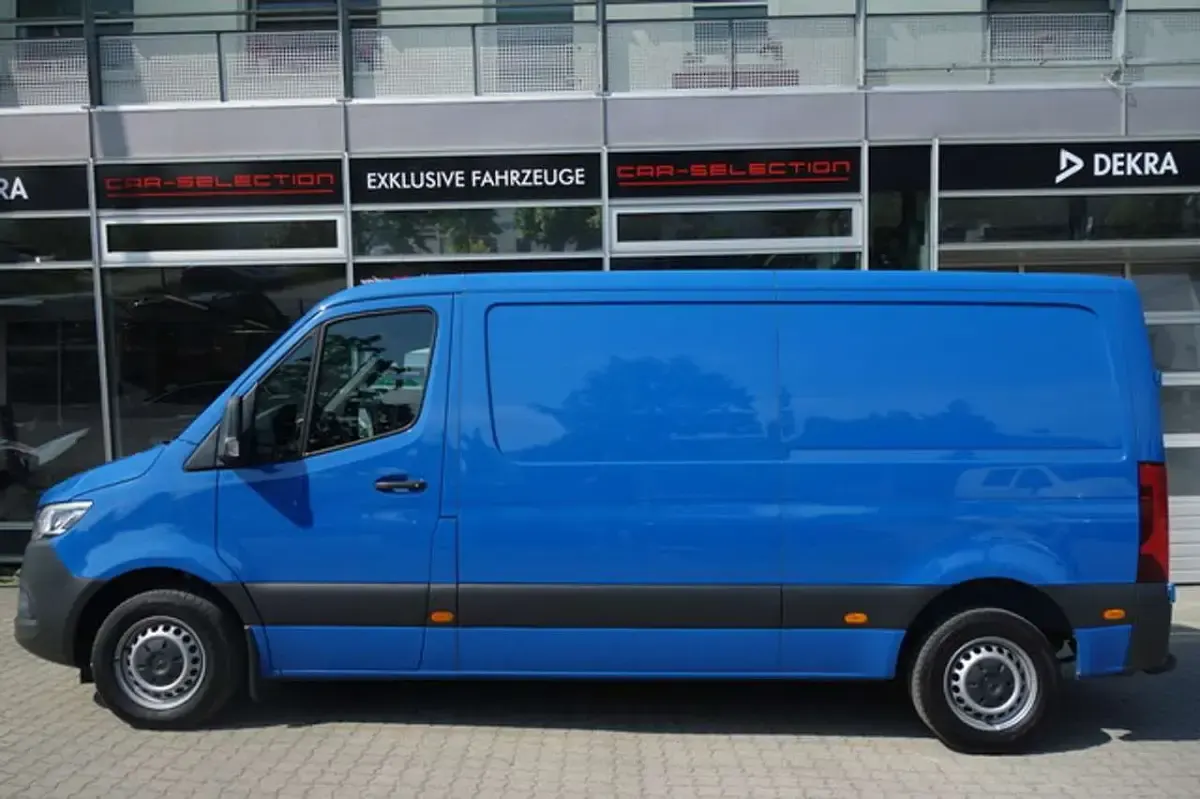 Gebraucht Mercedes Sprinter 150 PS (110 kW) 2022 Blau Van