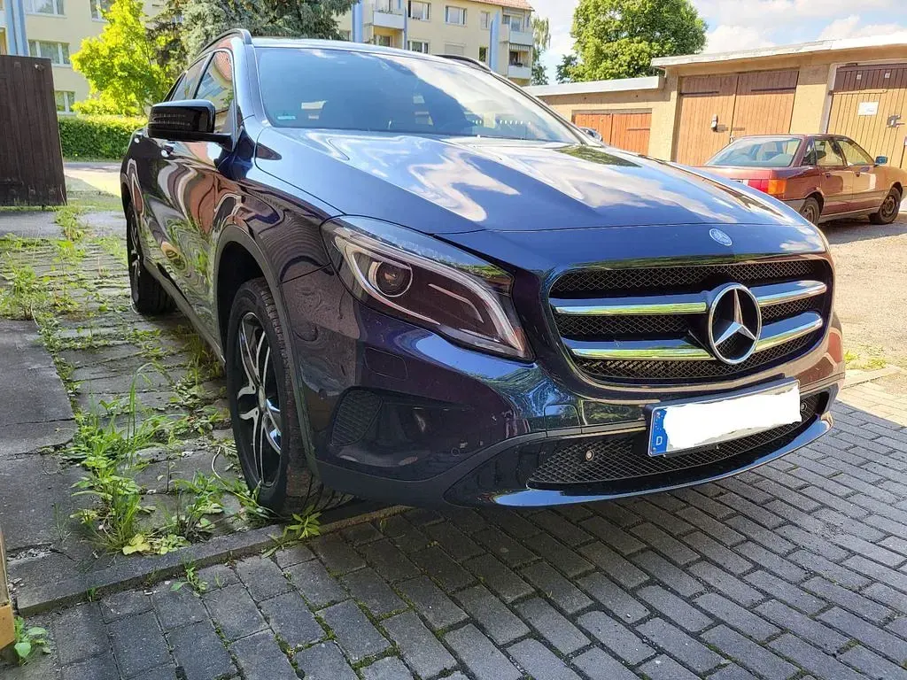 Gebraucht Mercedes GLA200 156 PS (114 kW) 2016 Blau SUV