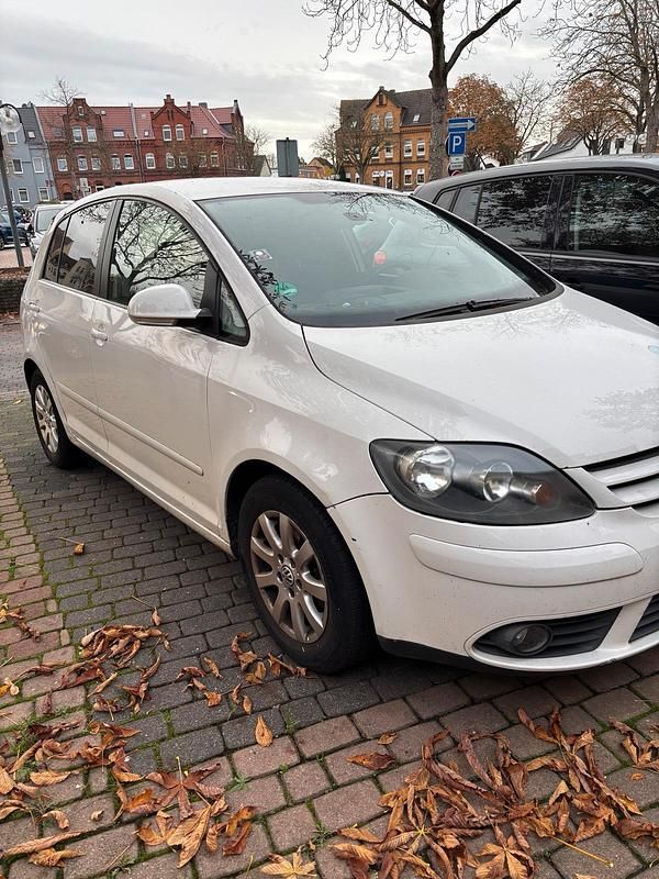 Weiß Gebraucht 2005 VW Golf IV Kombi | 2.300 € (Etwas zu teuer) - Bild 1/4