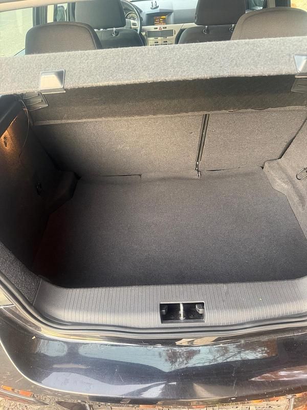 Gebraucht Opel Astra 105 PS (77 kW) 2007 Schwarz Kleinwagen