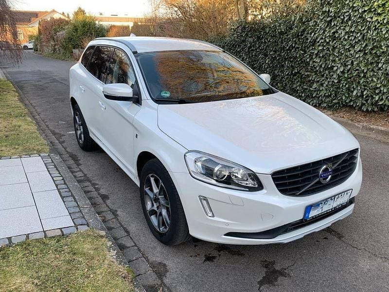 Gebraucht Volvo XC60 Ocean Race 190 PS (139 kW) 2015 Weiß SUV