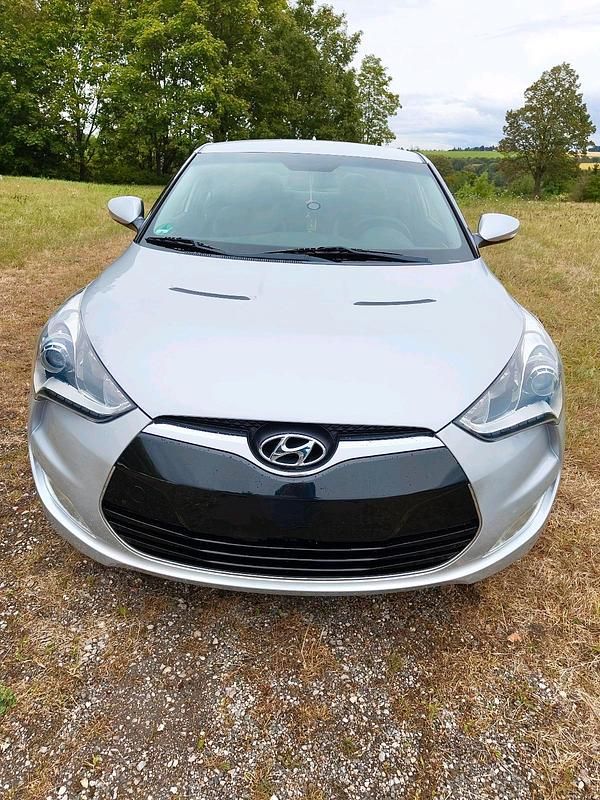 Gebraucht Hyundai Veloster 140 PS (102 kW) 2012 Silber Kleinwagen