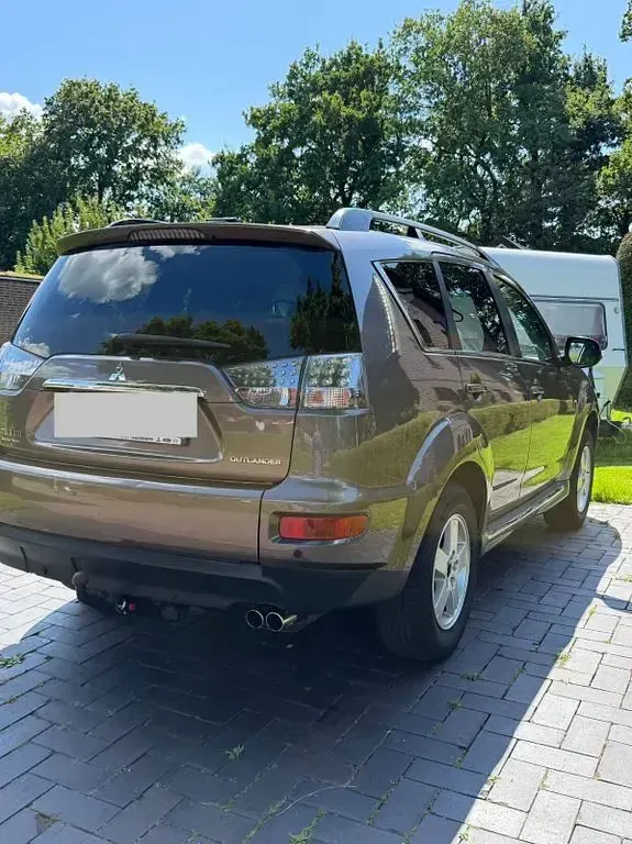 Gebraucht Mitsubishi Outlander Invite 177 PS (130 kW) 2011 Braun SUV
