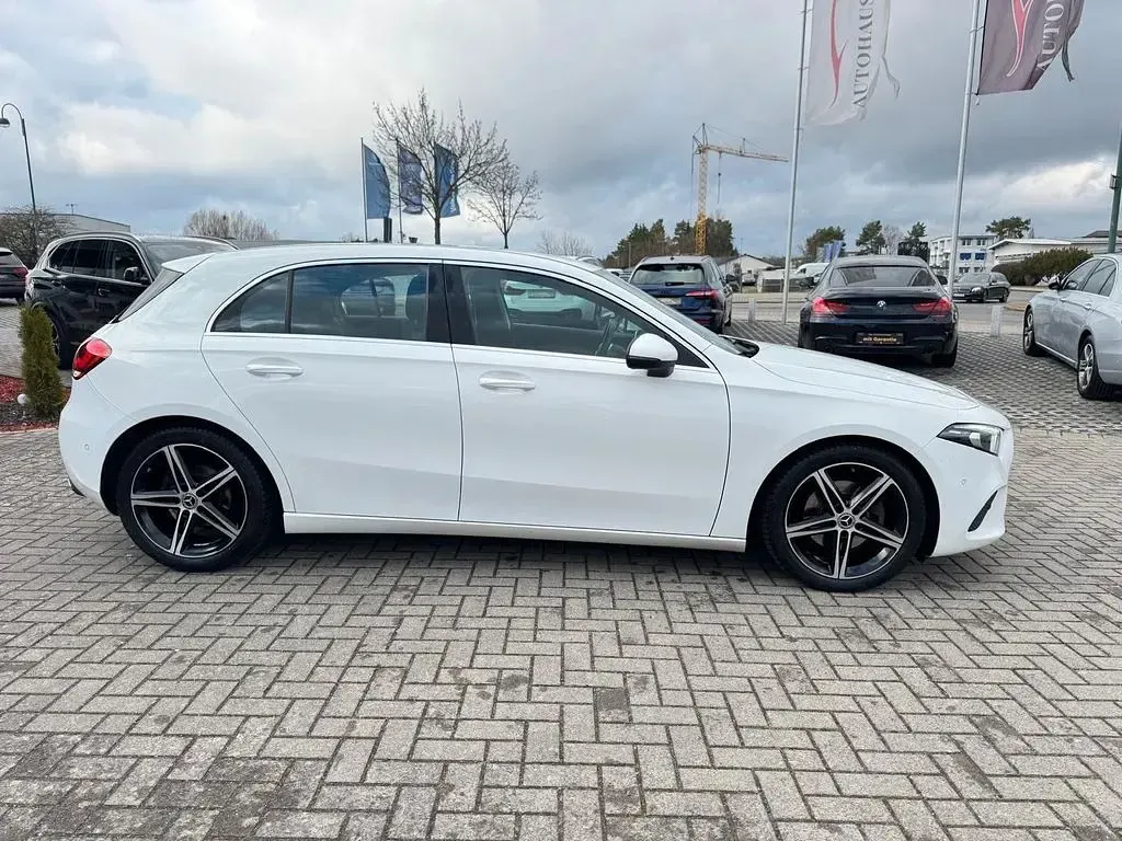 Gebraucht Mercedes A200 Progressive 163 PS (119 kW) 2019 Weiß Limousine