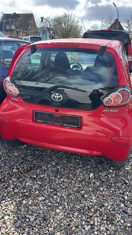 Gebraucht Toyota Aygo Cool 68 PS (50 kW) 2009 Rot Kleinwagen