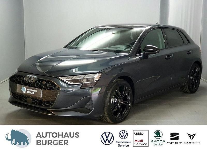 Grau Gebraucht 2025 Audi A3 Sportback Advanced Plus Limousine | 43.980 € - Bild 1/4