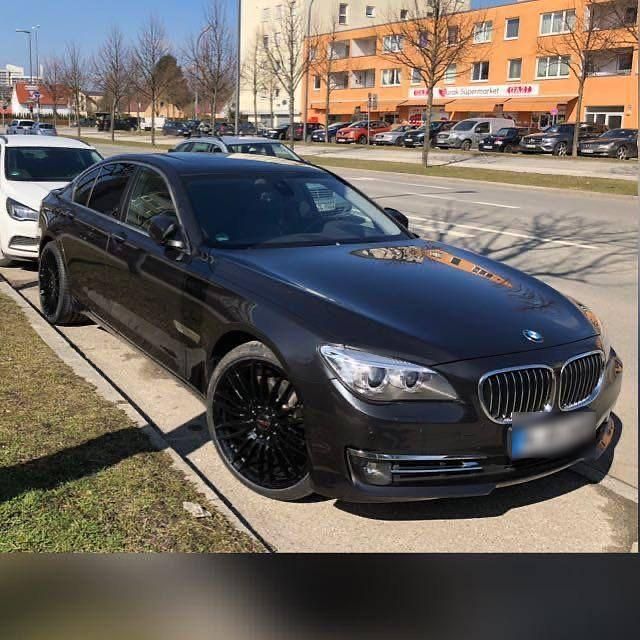 Gebraucht BMW 740 313 PS (230 kW) 2014 Grau Limousine
