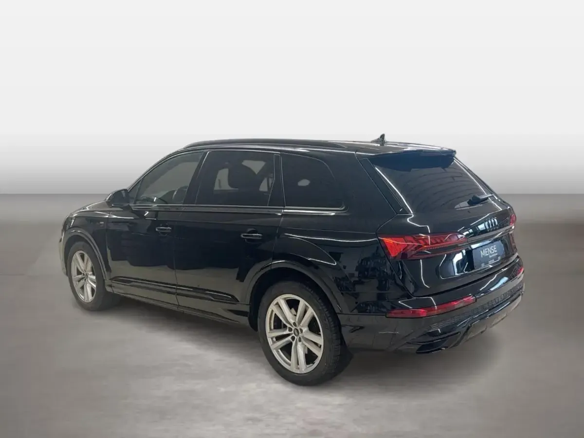Używany Audi Q7 S-Line 340 KM (250 kW) 2022 Czarny SUV