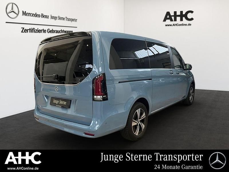 Gebraucht Mercedes V220 Style 163 PS (119 kW) 2025 Blau Van / Kleinbus