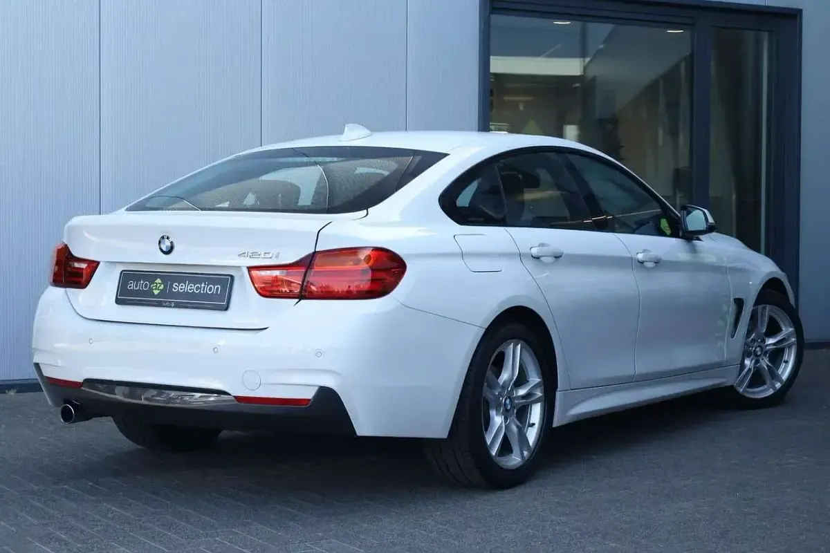 Gebraucht BMW 420 Executive 184 PS (135 kW) 2015 Alpinweiss iii (300) Coupé