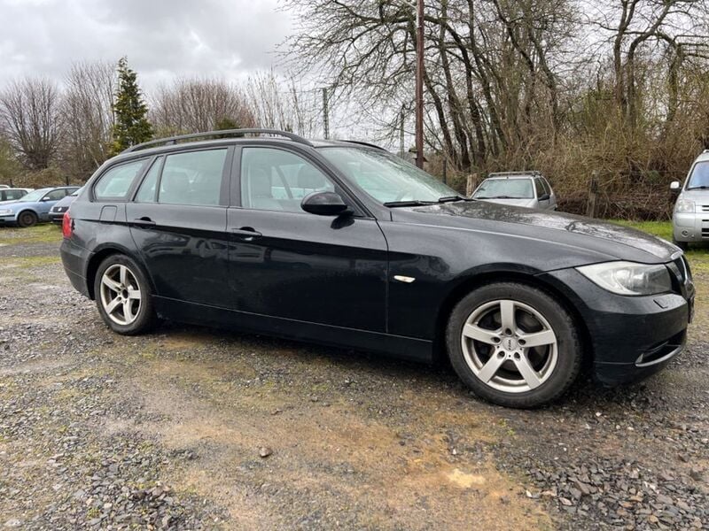Gebraucht BMW 318 143 PS (105 kW) 2008 Schwarz Kombi