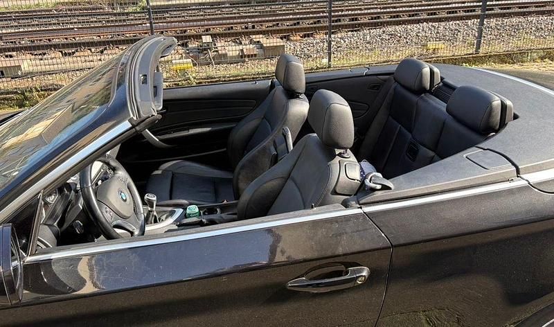 Gebraucht BMW 120 Cabriolet 170 PS (125 kW) 2011 Schwarz Cabrio