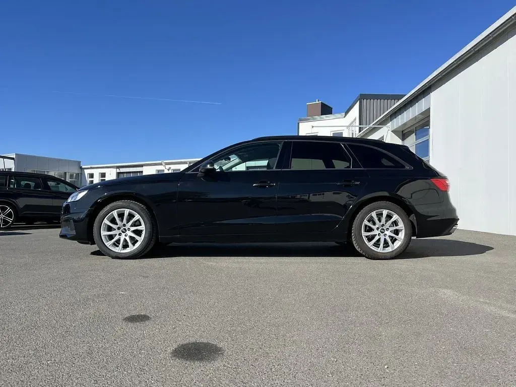 Second-hand Audi A4 150 CP (110 kW) 2022 Negru Break