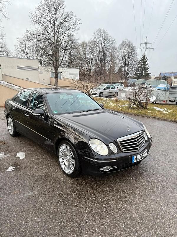 Gebraucht Mercedes E320 224 PS (164 kW) 2009 Schwarz Limousine