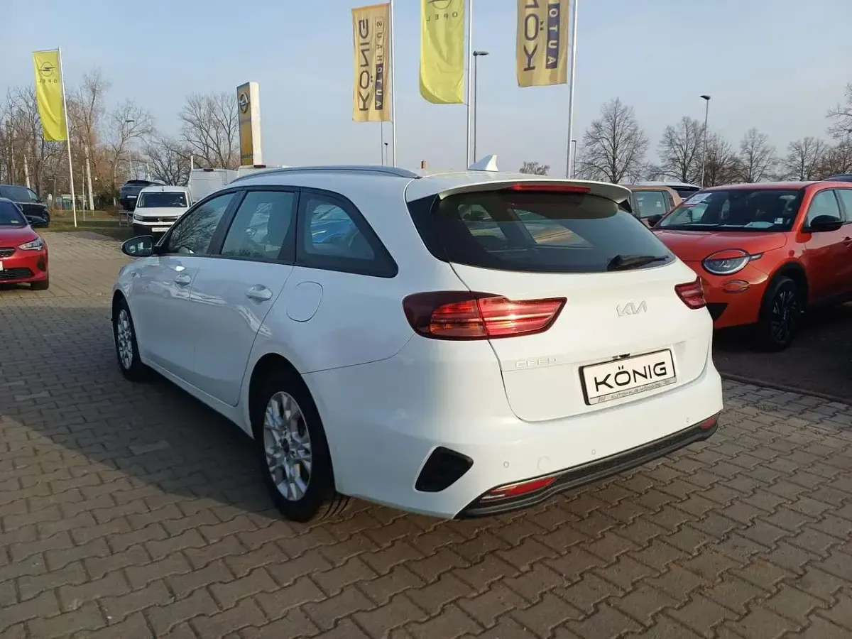 Gebraucht Kia Ceed Sportswagon Edition 7 101 PS (74 kW) 2023 Weiß Kombi