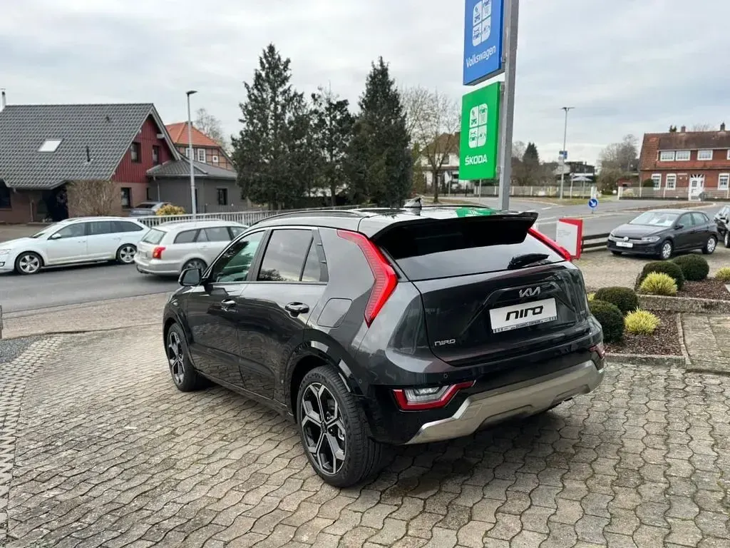 Gebraucht Kia Niro Spirit 129 PS (94 kW) 2025 Grau SUV