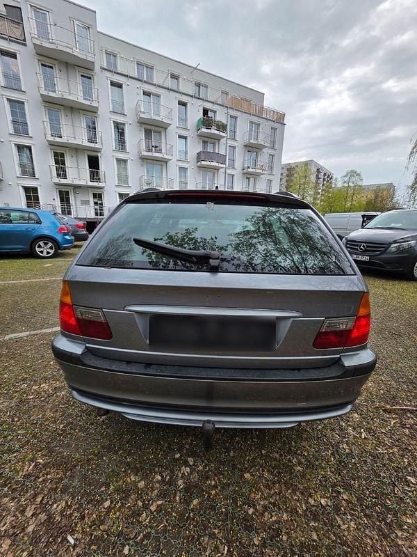 Second-hand BMW 320 150 CP (110 kW) 2003 Gri Break