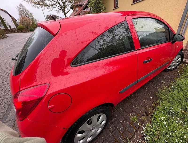Second-hand Opel Corsa Catch Me 60 CP (44 kW) 2007 Roșu Hatchback