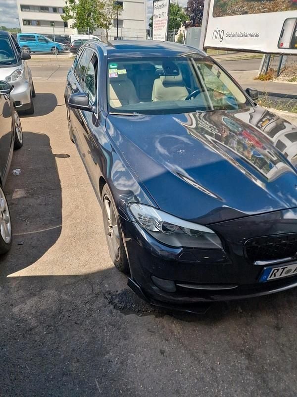 Grau Gebraucht 2011 BMW 530 Kombi | 9.750 € (Guter Preis) - Bild 1/4