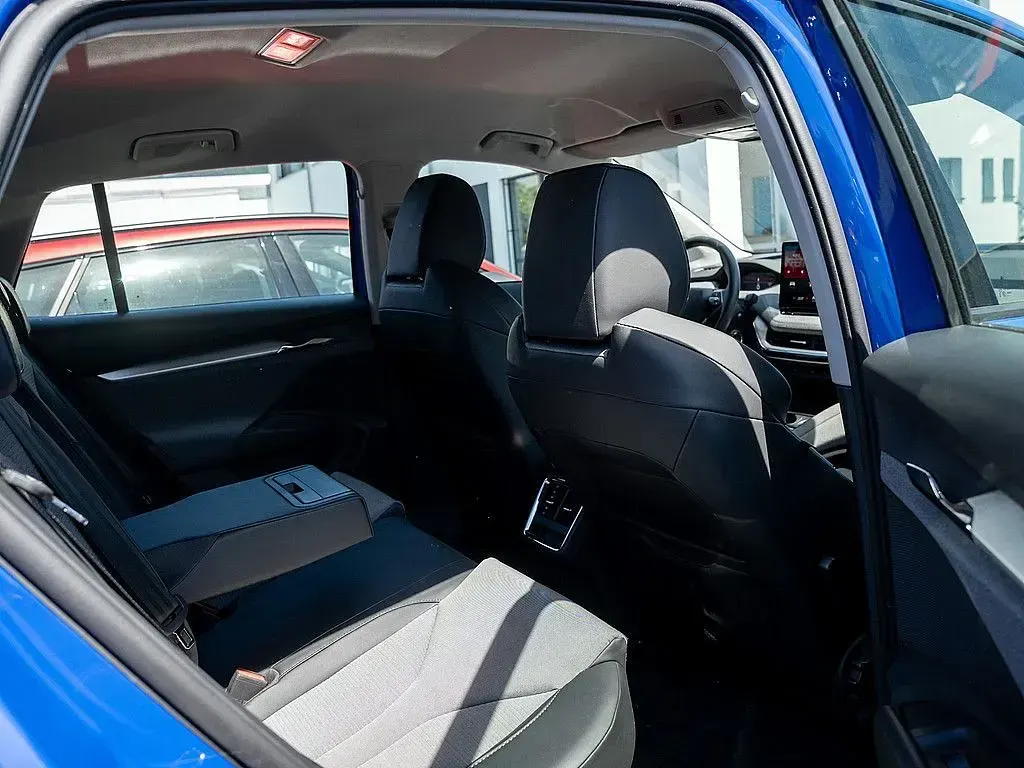 Gebraucht Skoda Enyaq iV Loft 131 kW (179 PS) 2024 Energy blau SUV