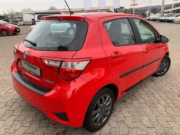 Gebraucht Toyota Yaris Hybrid Comfort 100 PS (73 kW) 2017 Rot Limousine