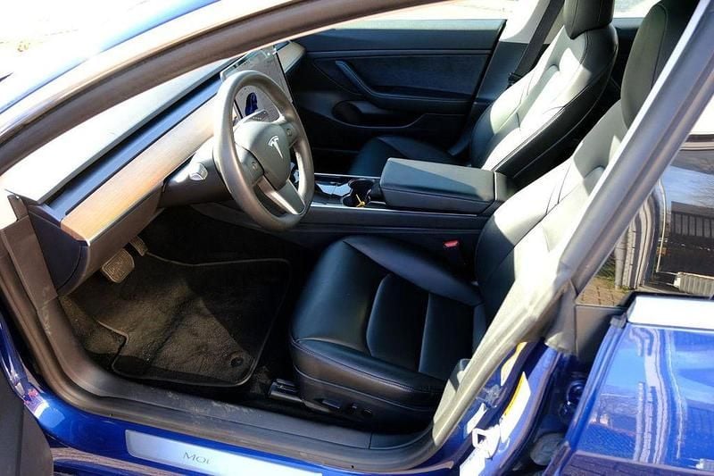 Gebraucht Tesla Model 3 Standard Range 175 kW (238 PS) 2020 Blau Limousine