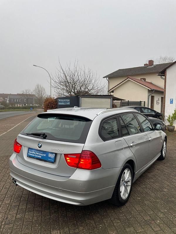 Gebraucht BMW 320 Comfort Edition 184 PS (135 kW) 2012 Silber Kombi