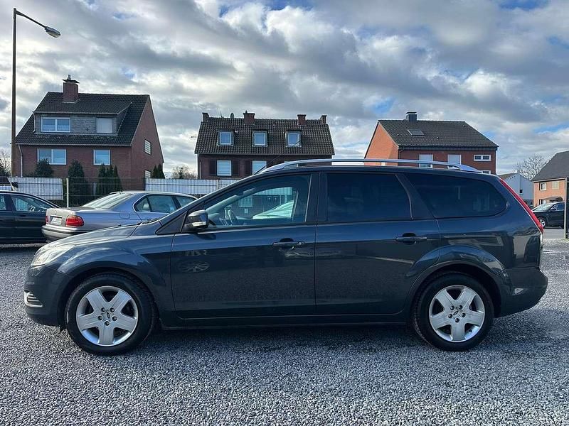 Gebraucht Ford Focus 101 PS (74 kW) 2008 Grau Kombi