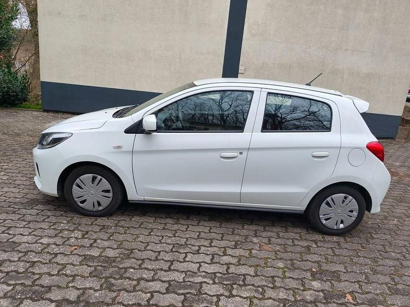 Gebraucht Mitsubishi Space Star Select 71 PS (52 kW) 2023 Weiß Kleinwagen