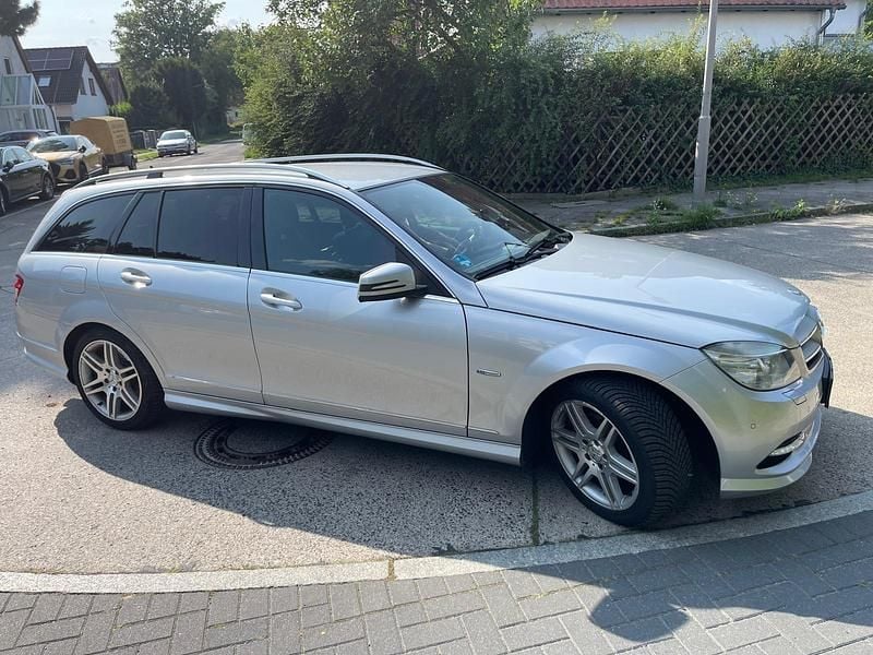 Silber Gebraucht 2011 Mercedes C200 Kombi | 7.690 € (Superpreis) - Bild 1/4