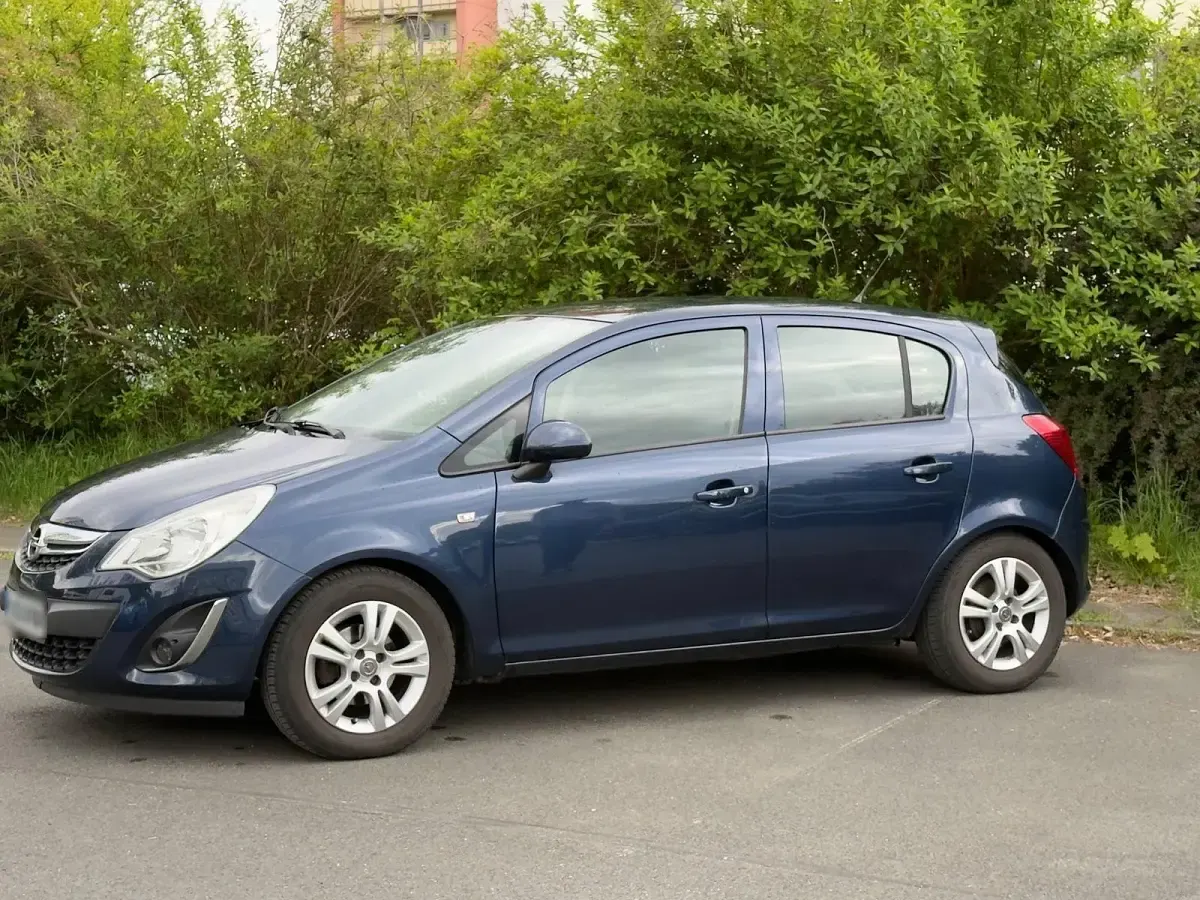 Gebraucht Opel Corsa Color Edition 86 PS (63 kW) 2011 Blau Kleinwagen