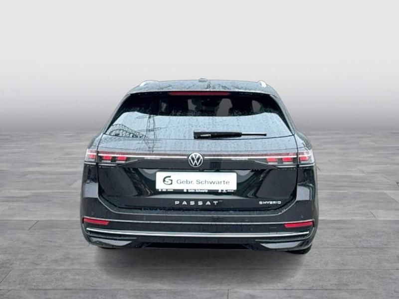 Gebraucht VW Passat Elegance 150 PS (110 kW) 2024 Schwarz Kombi