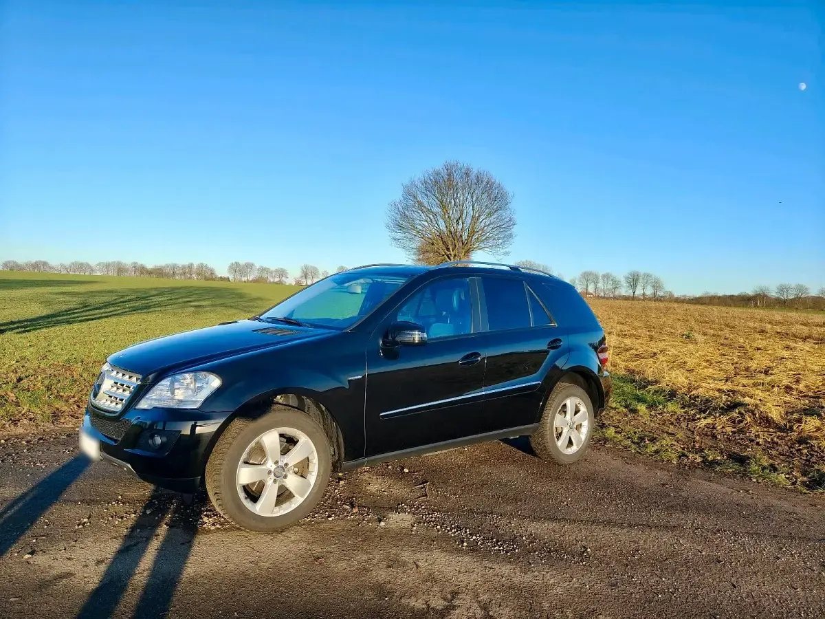 Gebraucht Mercedes ML300 204 PS (150 kW) 2010 Schwarz SUV