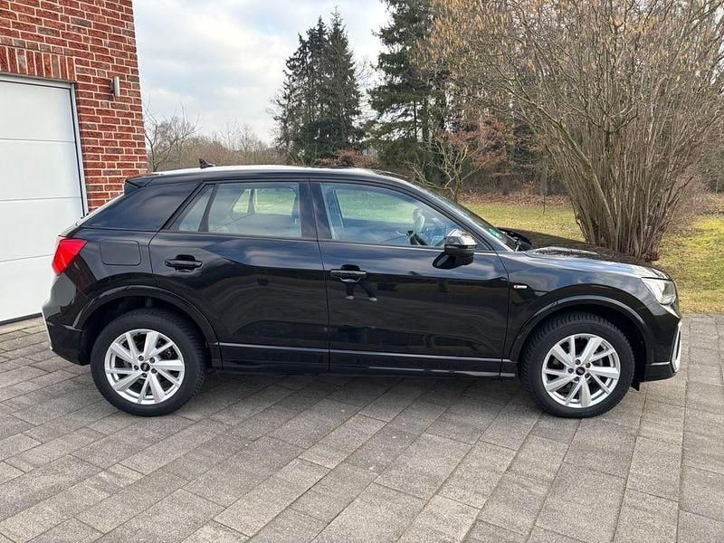 Gebraucht Audi Q2 Advanced 150 PS (110 kW) 2023 Schwarz SUV