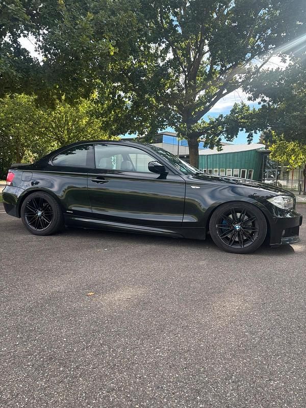 Schwarz Gebraucht 2009 BMW 123 Coupé M Sport Coupé | 8.850 € - Bild 1/4