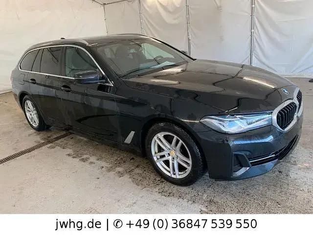 Gebraucht BMW 520 Performance 190 PS (139 kW) 2022 Schwarz Kombi