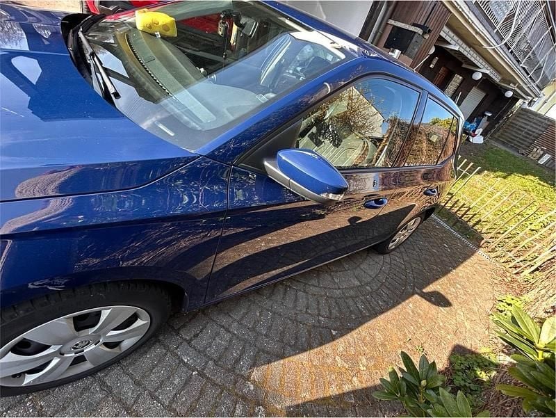 Gebraucht Skoda Fabia 60 PS (44 kW) 2017 Blau Kleinwagen