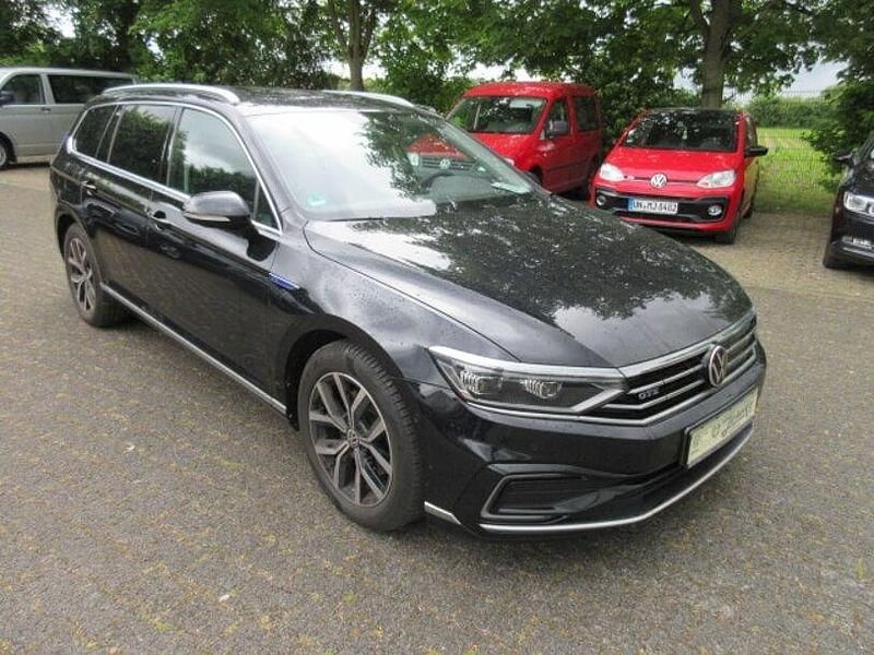 Gebraucht VW Passat GTE 218 PS (160 kW) 2021 Deep black (metallic) Kombi