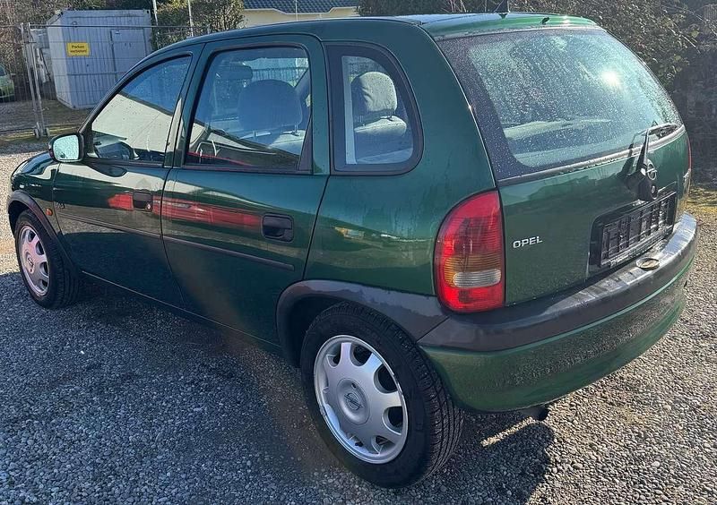 Gebraucht Opel Corsa 60 PS (44 kW) 1997 Grün Kleinwagen