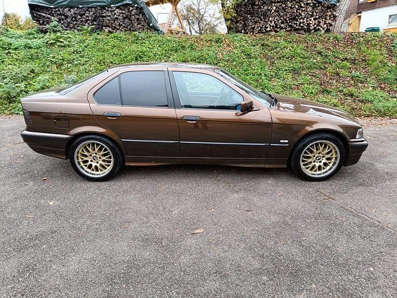 Gebraucht BMW 323 170 PS (125 kW) 1997 Braun Limousine