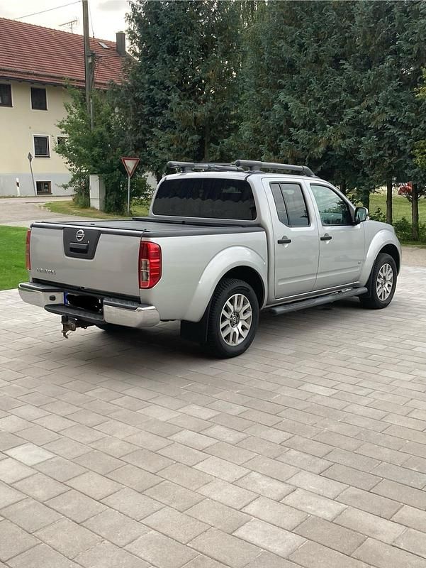 Silber Gebraucht 2016 Nissan Navara Abholung | 21.000 € (Fairer Preis) - Bild 1/4