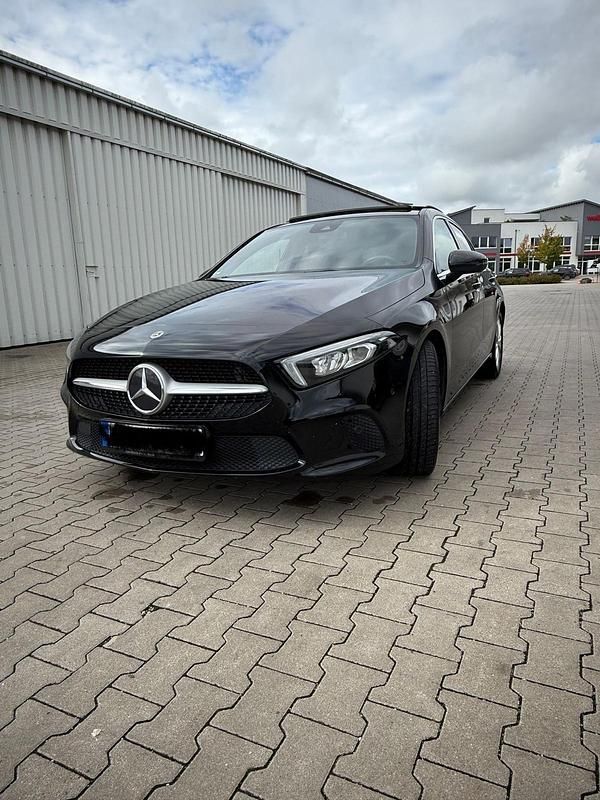Gebraucht Mercedes A200 Progressive 150 PS (110 kW) 2019 Schwarz Limousine