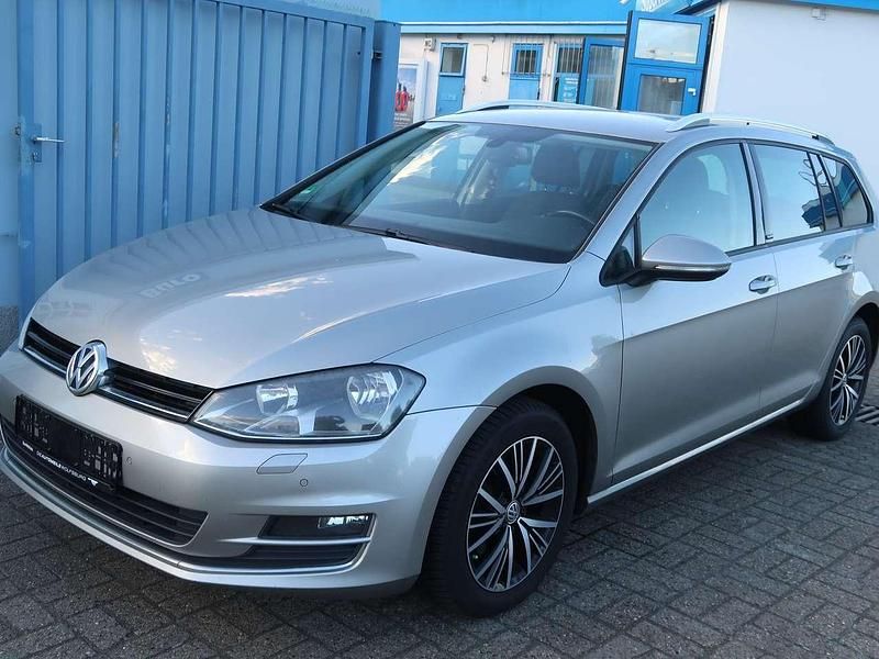 Grau Gebraucht 2016 VW Golf VII LOUNGE Kombi | 7.990 € (Guter Preis) - Bild 1/4