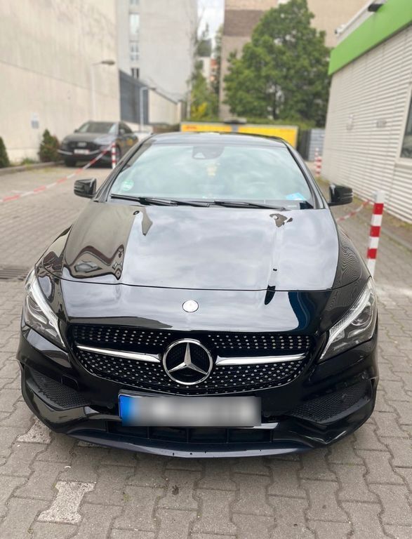 Schwarz Gebraucht 2016 Mercedes CLA220 Limousine | 17.300 € (Fairer Preis) - Bild 1/4
