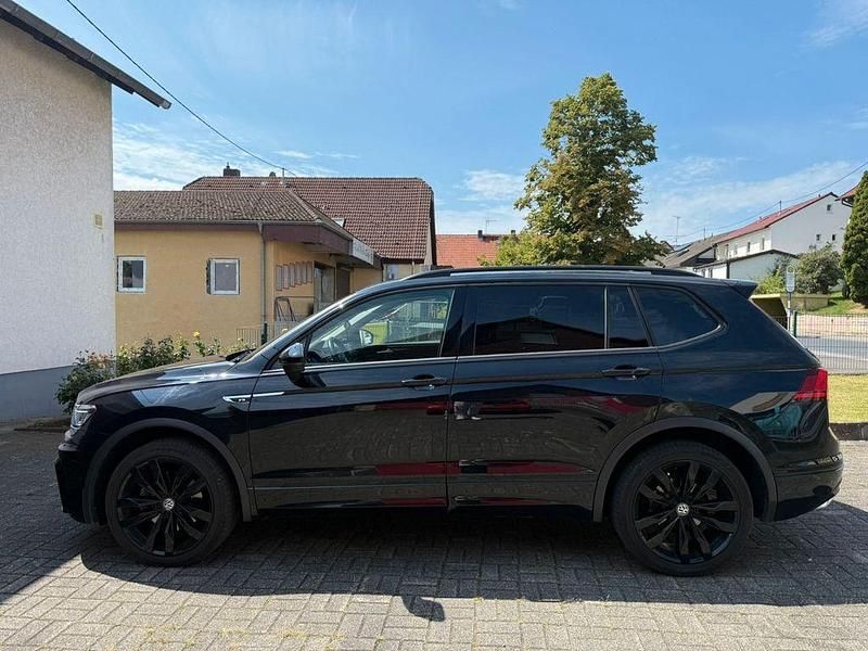 Gebraucht VW Tiguan Allspace 200 PS (147 kW) 2021 Schwarz SUV