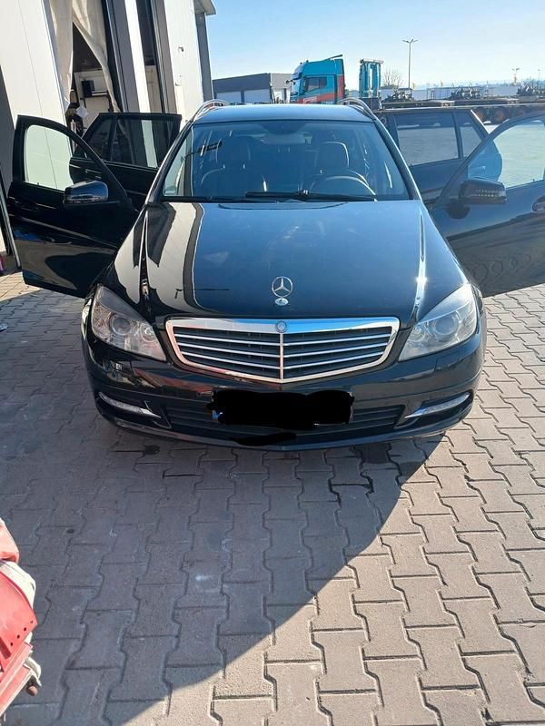 Gebraucht Mercedes C220 170 PS (125 kW) 2011 Schwarz Kombi